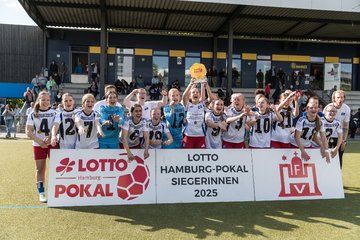 Bild 190 - wBJ Lotto Pokal Finale  Eimsbuetteler TV - Hamburger SV : Ergebnis: 0:3